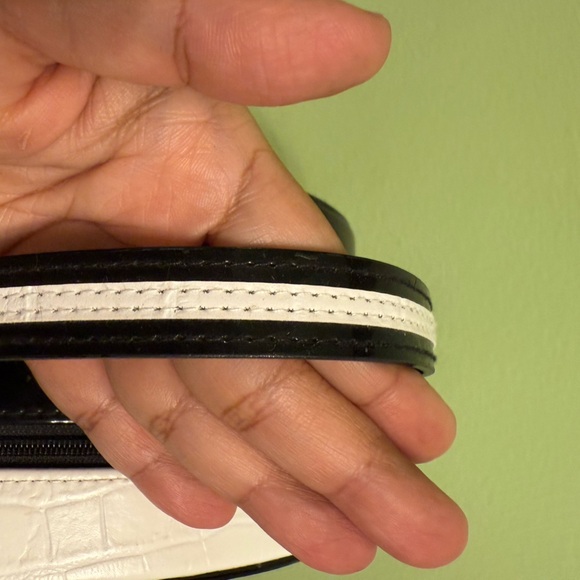 Black Round Handbag with pink silk polka dots lining - Picture 7 of 9